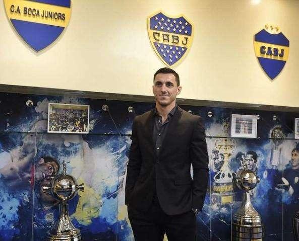 Fiorentina, Burdisso sarà il braccio destro di Pradé