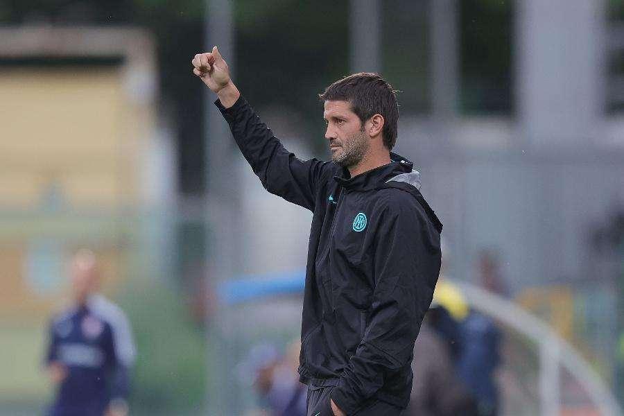 ESCLUSIVA - Parma, avanza Chivu per la panchina. I dettagli