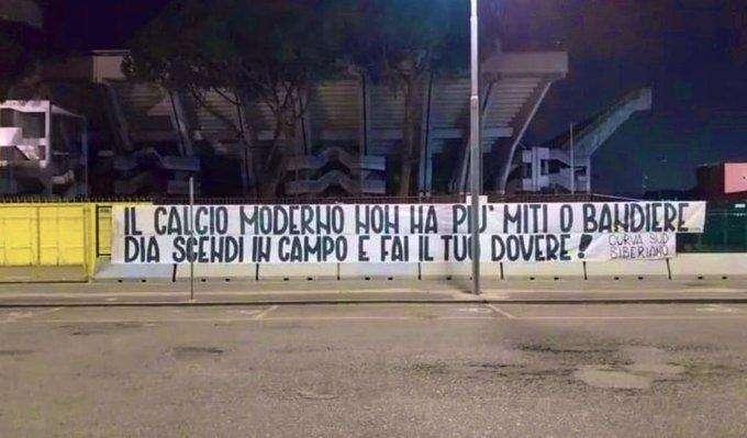 Salernitana, Dia è in Francia e continua a rifiutare di allenarsi