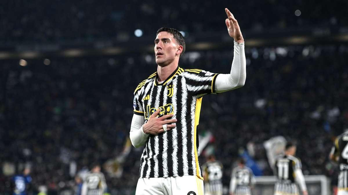 Vlahovic svela: "Trattiamo il rinnovo con la Juventus, non c'è fretta"