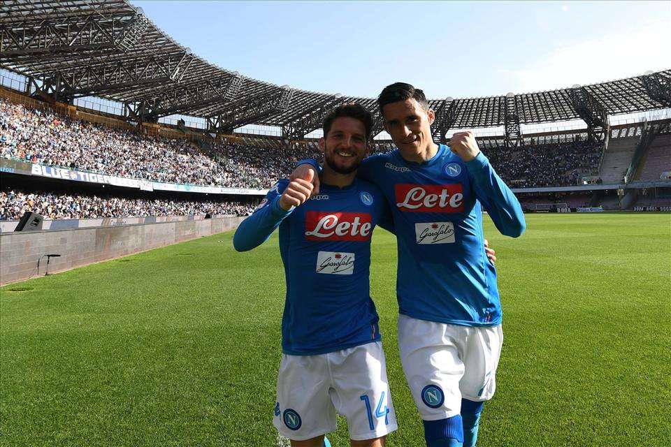 Napoli,i tifosi e gli azzurri legati da un grande Amore