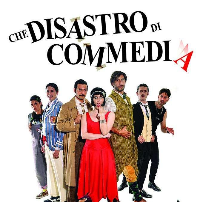 Lo spettacolo “Che Disastro Di Commedia” sarà in scena al Teatro Augusteo di Napoli da venerdì 25 ottobre a domenica 3 novembre 2019, inaugurando ufficialmente la stagione teatrale 2019/2020 dell’Augusteo.