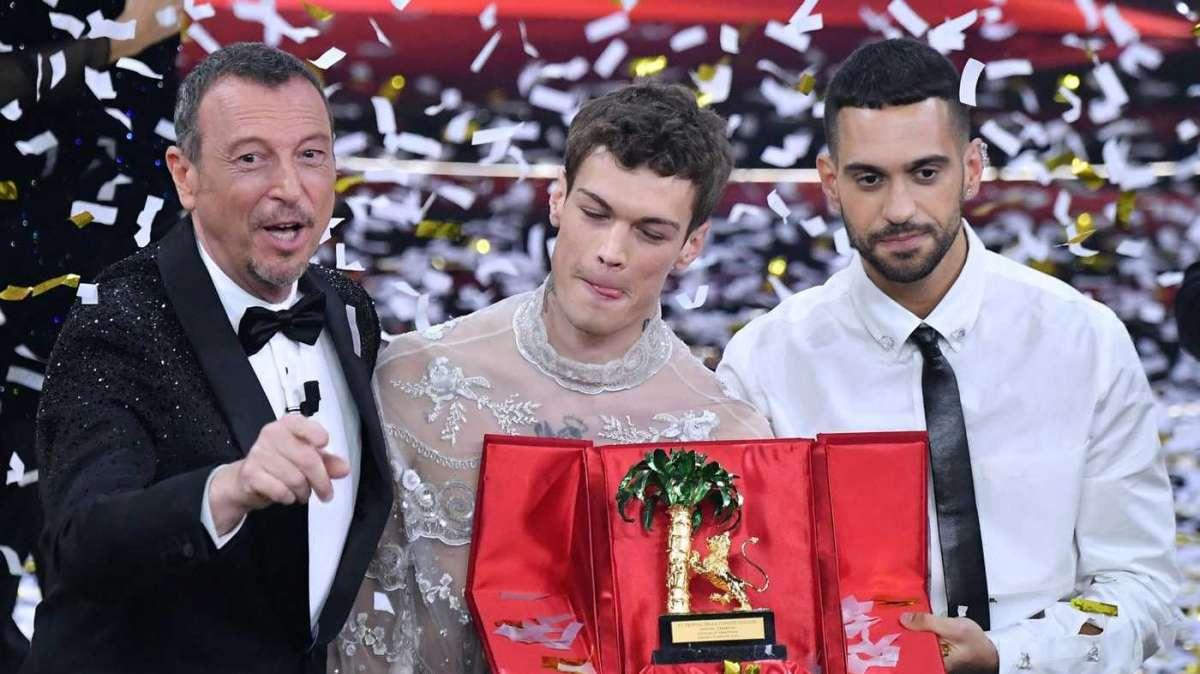 Il Festival della gioia e dell’amicizia vera va al duo Mahmood-Blanco 