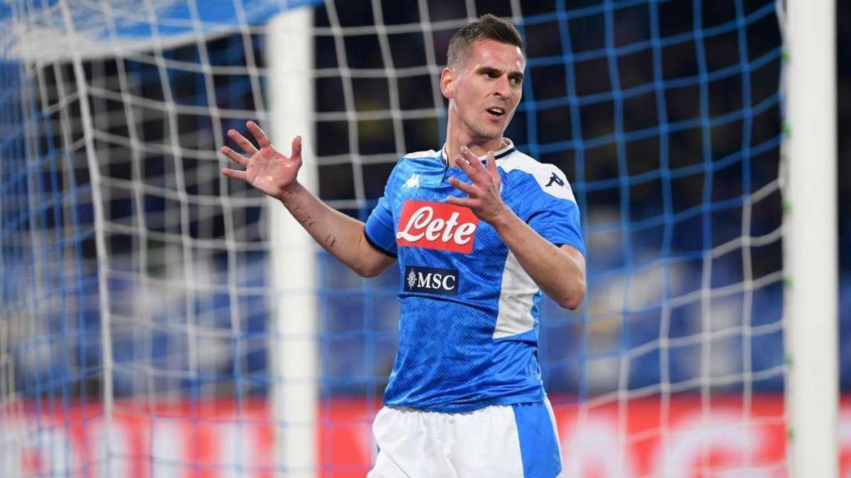 I quotidiani distruggono Milik: "Un disastro! Come una quercia, sta impiantato nel terreno"