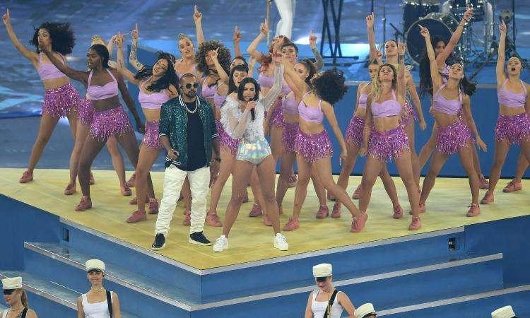 Champions: si fa rosa con Dua Lipa