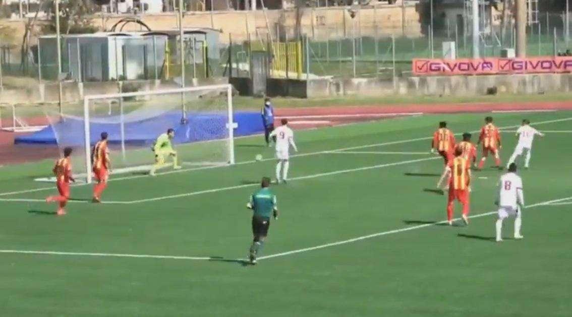 Squadra di serie D in difficoltà: ben undici positivi al covid