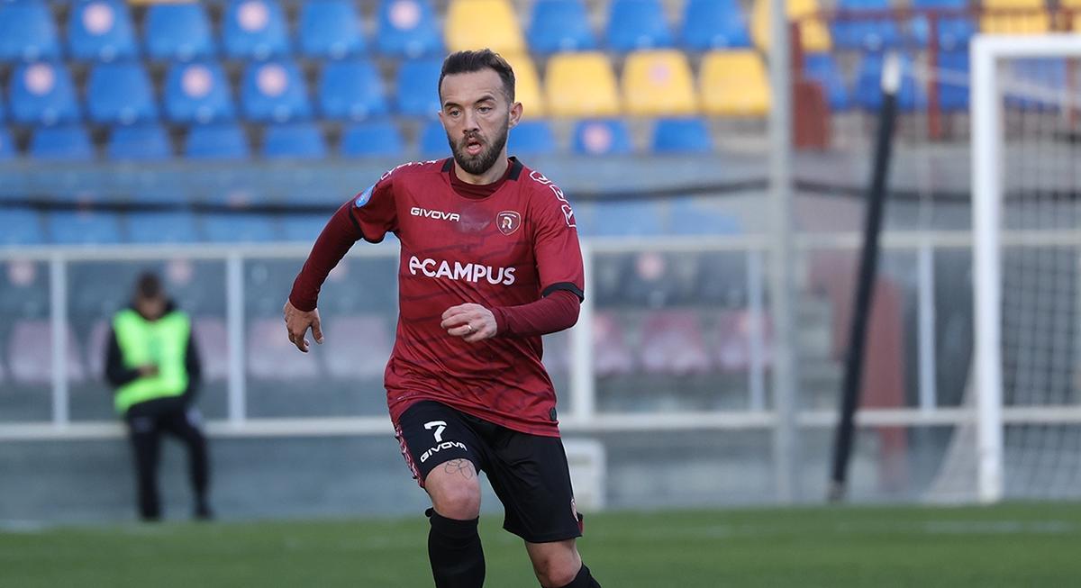 Virtus Francavilla, colpo a centrocampo: arriva Domenico Mungo