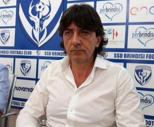 Brindisi, il diesse Dionisio: «Salviamoci prima e poi ci divertiremo»