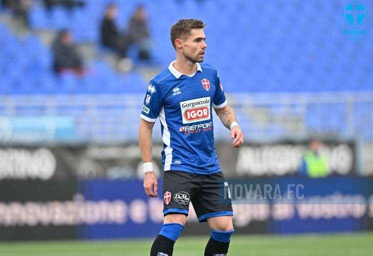 Il Novara annuncia la risoluzione del contratto del centravanti Vilhjálmsson