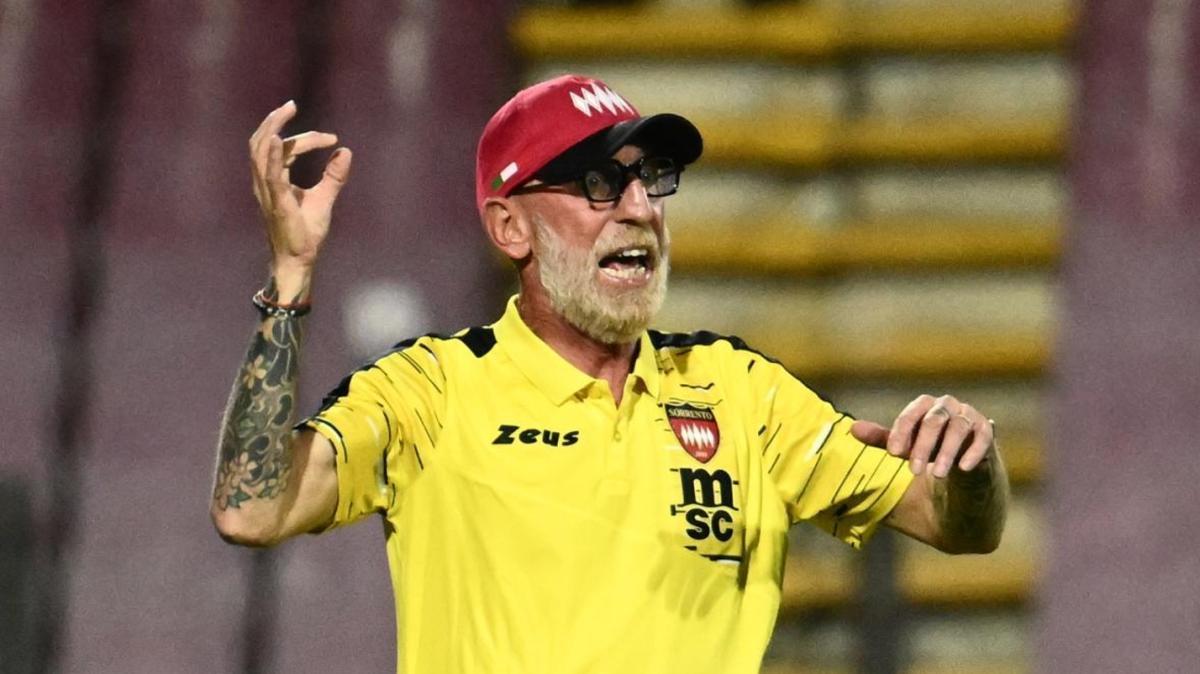 Sorrento, si lavora alla rescissione di Conte. Allenerà una big di Serie D