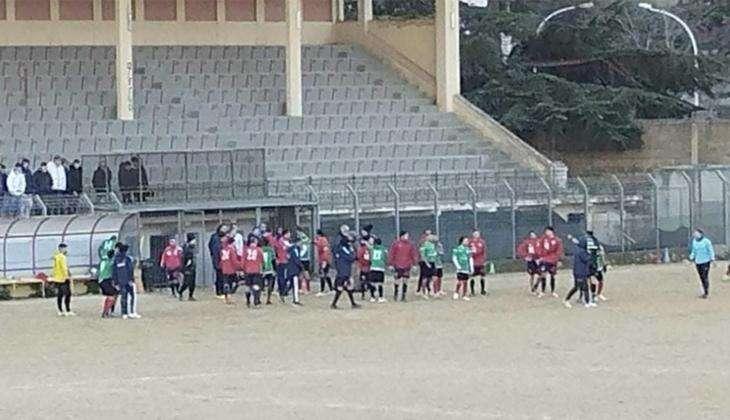 Dilettanti: Scoppia la rissa in campo, tutti espulsi e gara sospesa [VIDEO]
