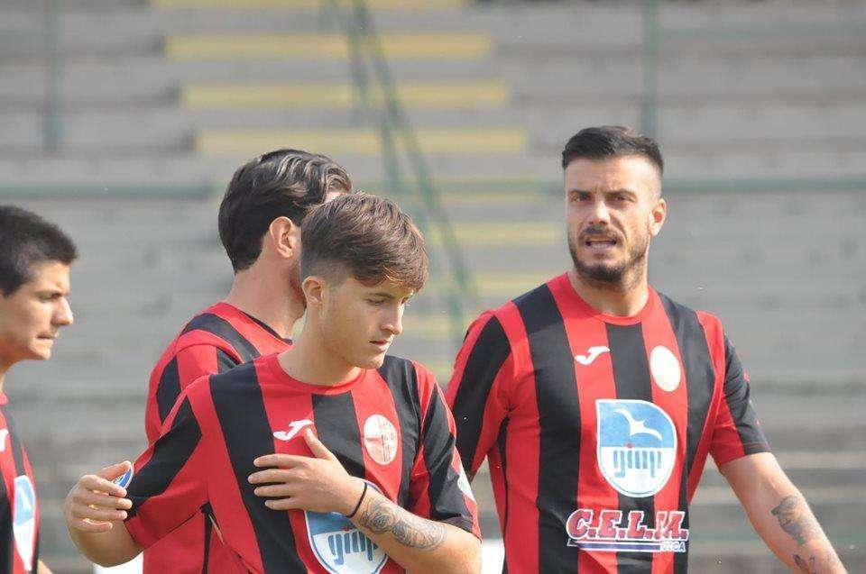 Confronto tra società e calciatori in casa Lucchese