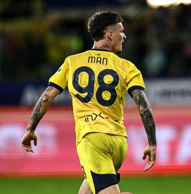Dennis Man saluta l'Italia: l'esterno rumeno approda al PSV Eindhoven