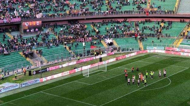 Slitta nuovamente il ritiro del Palermo (ancora senza allenatore...)