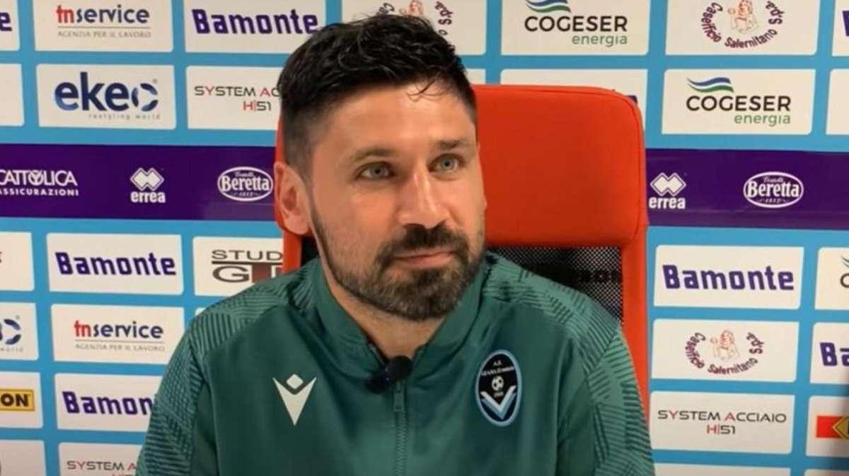 Entella, Chiappella esulta: «Vittoria fondamentale, la squadra ha mostrato carattere»