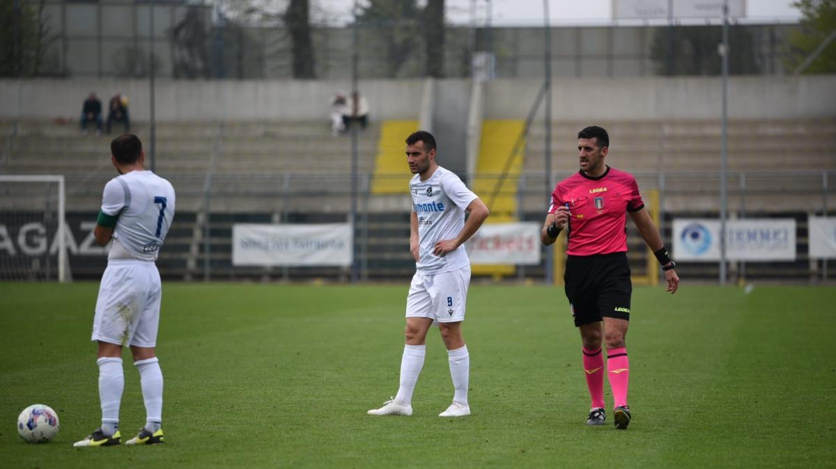 Folgore Caratese scatenata: trattativa avanzata con il Como per tre rinforzi di spessore