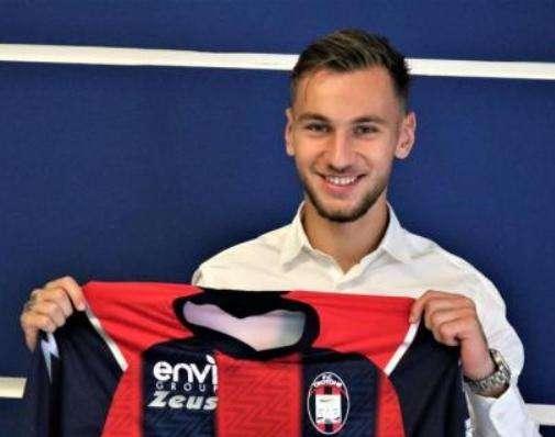 UFFICIALE: Crotone, c'è un arrivo dallo Standard Liegi