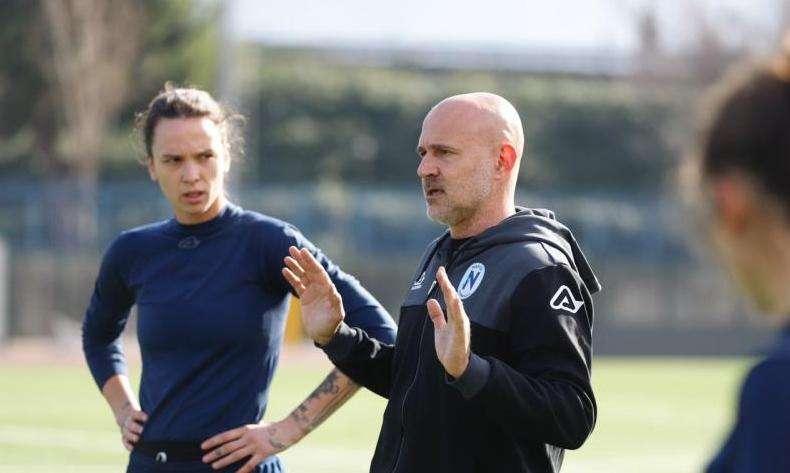 Napoli Femminile, cambio in panchina: via Mango, arriva Sassarini