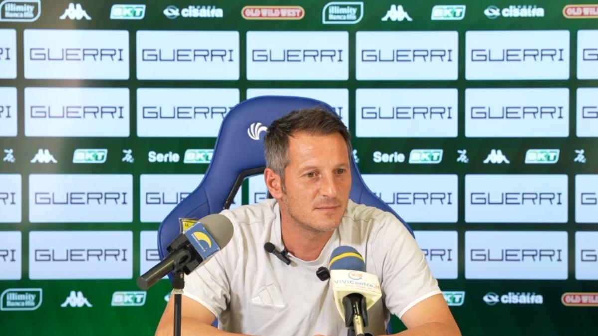 Juve Stabia, De Giorgio: «Dobbiamo cancellare il -2, decisiva la corsa contro il Cesena»