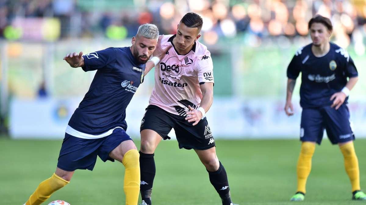 Il Palermo trova la quinta vittoria di fila e tiene a distanza il Savoia
