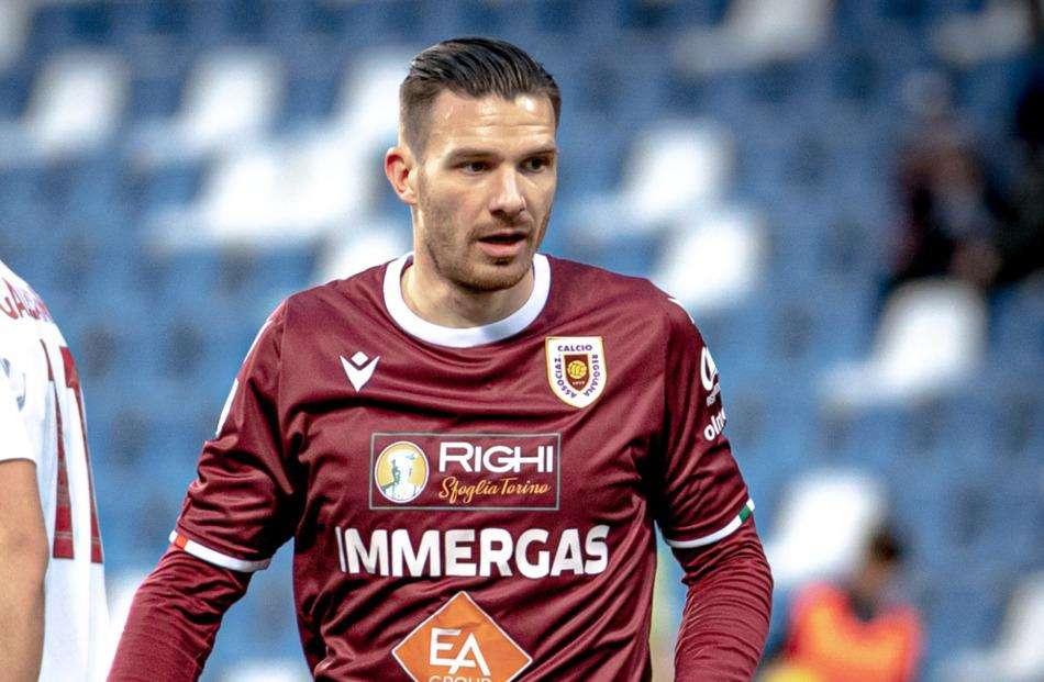 Vicenza al lavoro per rinforzare la corsia destra. Si guarda in Serie B
