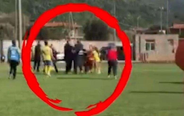 La violenza non risparmia le donne: in Serie C rissa e pugno a calciatrice da un tifoso