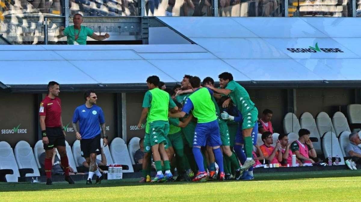 La Fezzanese cala il tris al Lascaris e mette mezzo piede in Serie D
