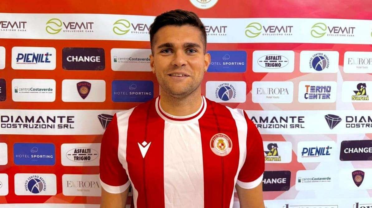 Nicholas Peraggini rinforza la difesa della Pro Vasto