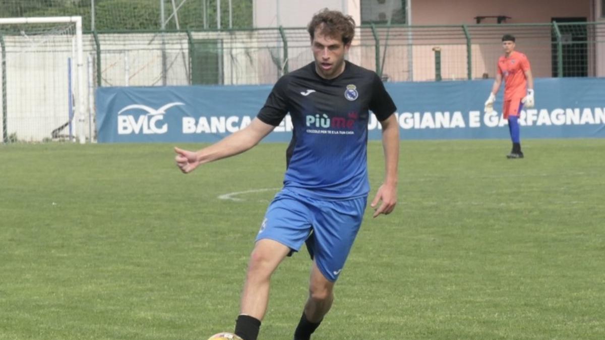 Conferma per il difensore Franzoni: resta al Real Forte Querceta
