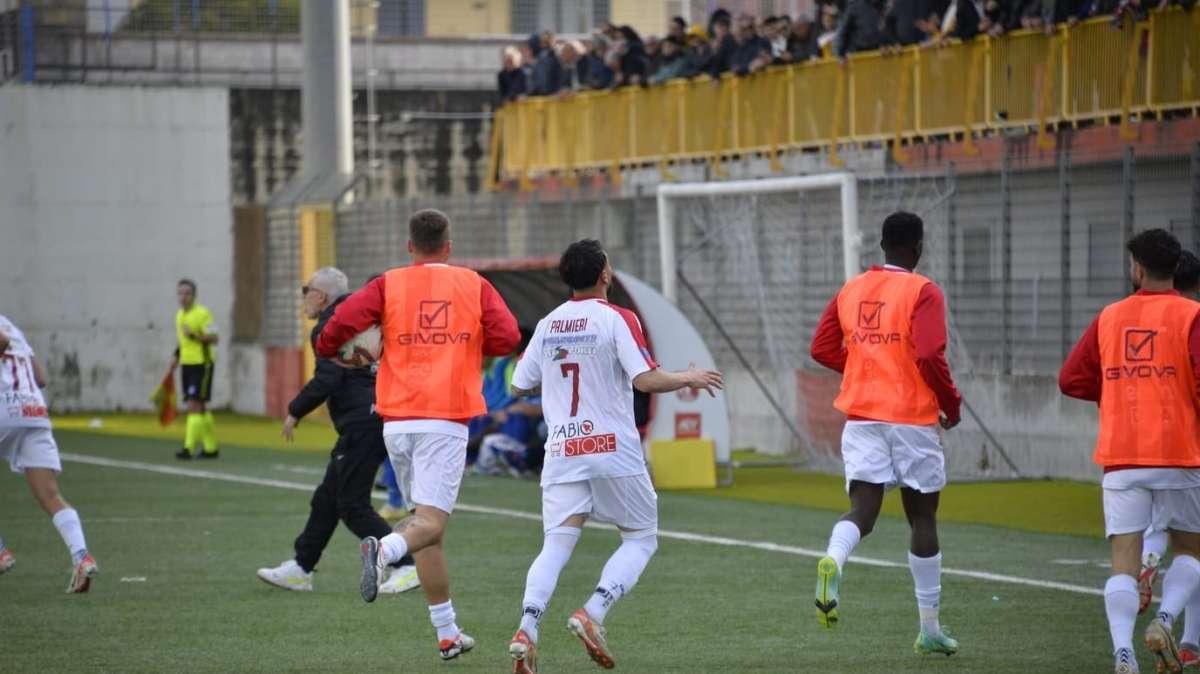 Colpo Angri: Palmieri fredda il Casarano e regala i tre punti ai grigiorossi