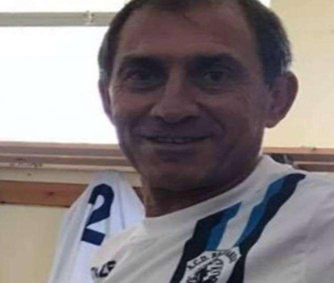 Non è mai troppo tardi: calciatore esordisce a 55 anni