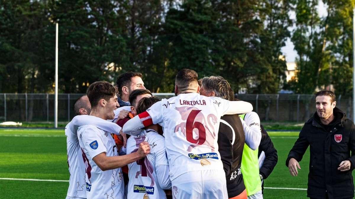 A Barletta decide una perla di Guadalupi: il Nardò festeggia e manda in crisi i biancorossi