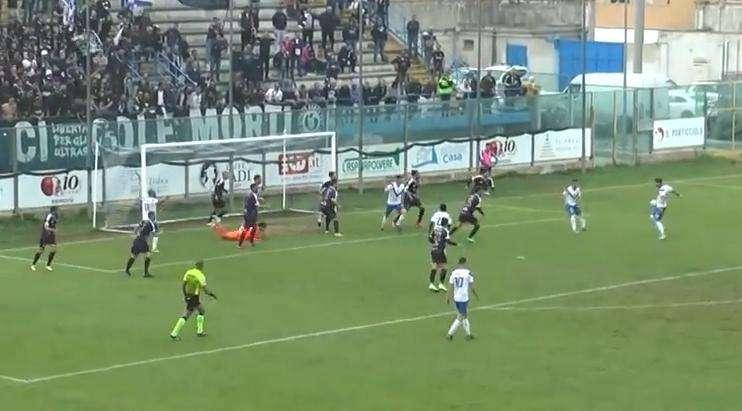 Sirri gol: il Brindisi batte la Cavese e l'agguanta in vetta