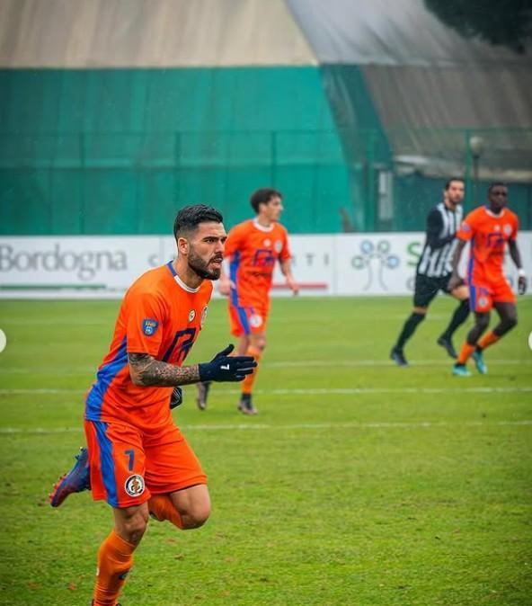 Davide Arras saluta il Vado: l'attaccante sardo riparte dalla Serie D