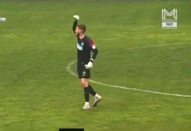Ogni mondo è paese: L'incredibile gol del... portiere!