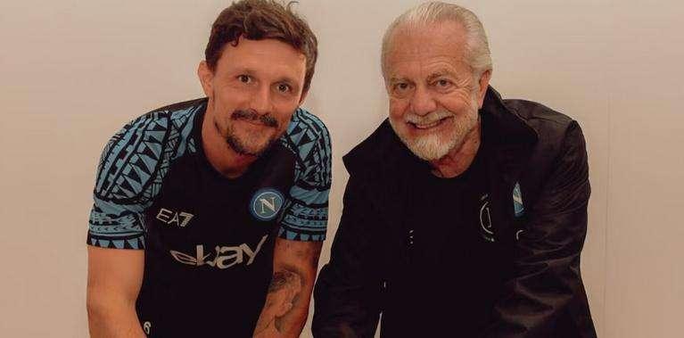 Il Napoli prolunga il contratto del terzino Mario Rui