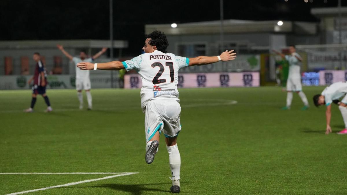 Sorrento, l'ex serie D Potenza: «Stare lì in alto può destabilizzarti...»