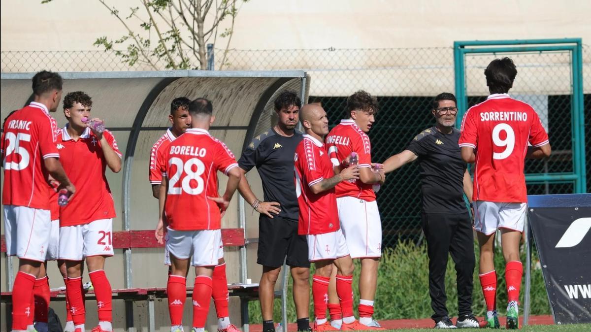 Triestina, pareggio in rimonta e in dieci uomini: con il Calvi Noale finisce 1-1 al Rocco