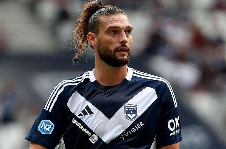 Andy Carroll torna in Inghilterra: addio anticipato al Bordeaux per motivi familiari