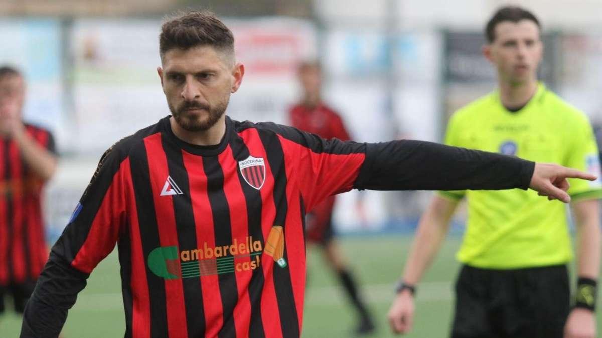 Un esperto attaccante attira appetiti di mercato: due top club in serie D
