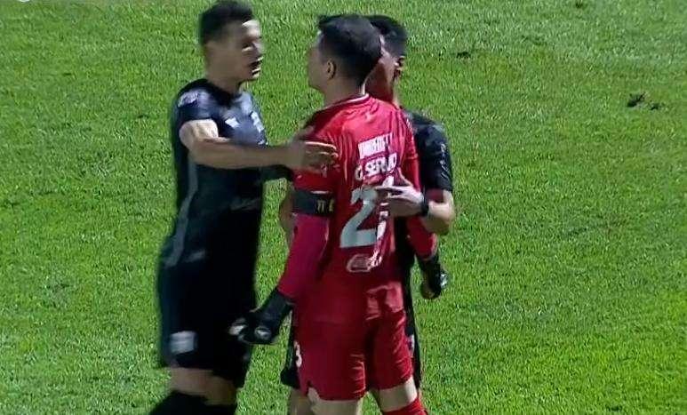 Gaspar Servio: il portiere goleador che sta riscrivendo la storia a suon di reti (12)