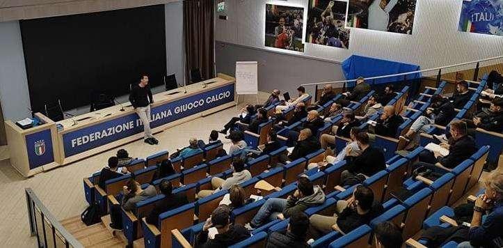 Buffon in cattedra: la lezione al corso per direttore sportivo a Coverciano