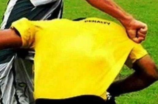 Testata all'arbitro durante una gara amichevole tra dilettanti
