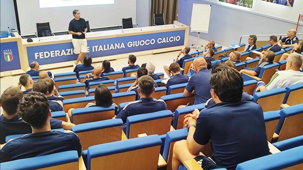 Nesta ripercorre la strada di Coverciano, questa volta in cattedra