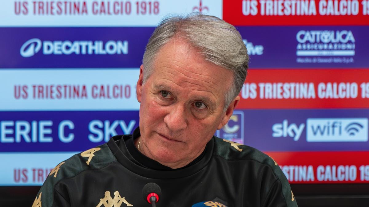 Reggiana, Tesser promuove il ritiro ma guarda al mercato: «Lavoriamo con professionalità nonostante le uscite importanti»