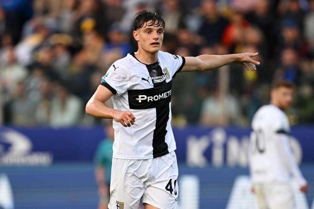 Il Liverpool mette nel mirino il gioiello del Parma Giovanni Leoni