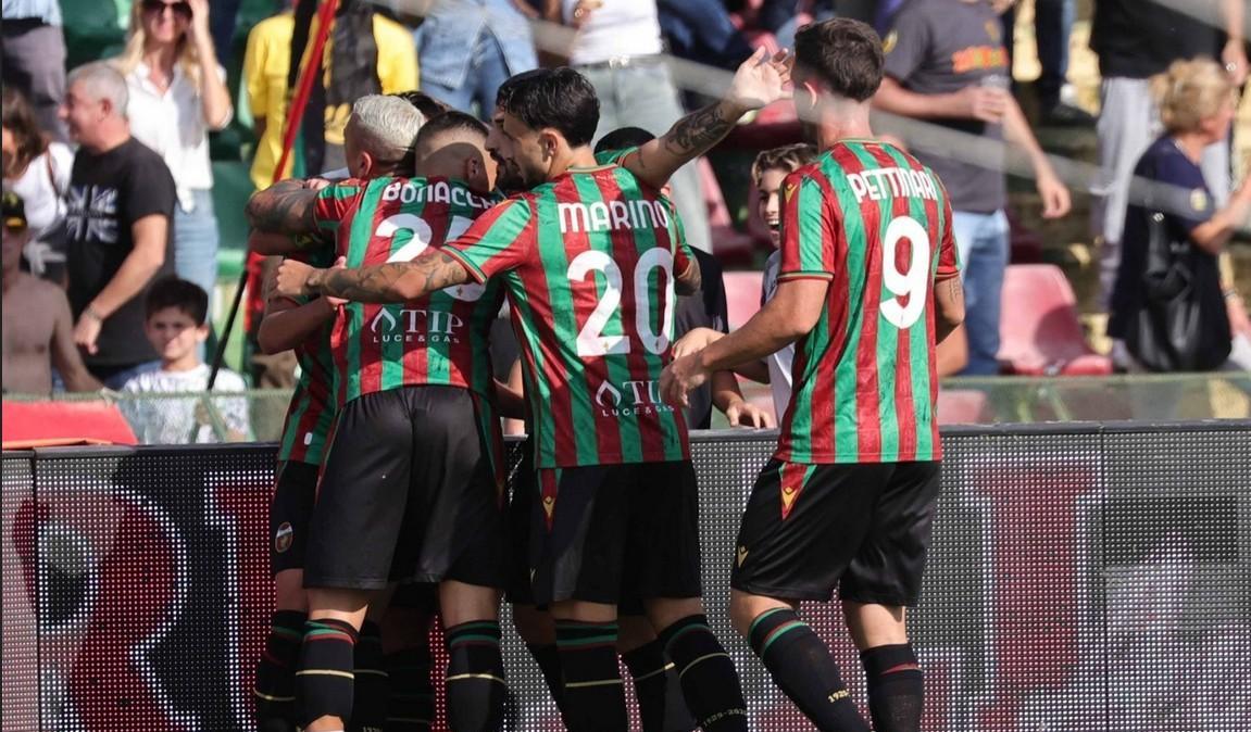 Eurogol e brividi al finale: la nuova Ternana di Barilari parte forte, battuto il Siena 2-1