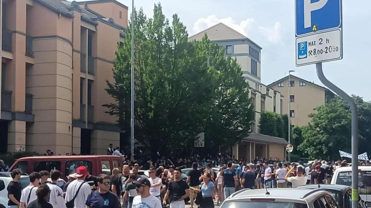 Daspo a cinque ultras del Lecco per l'agguato al pullman della Giana Erminio