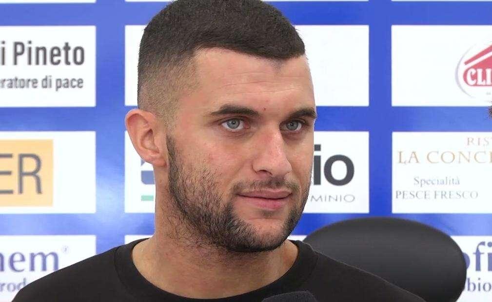 Ripone la fascia di capitano e lascia la Lega Pro: il futuro è in D