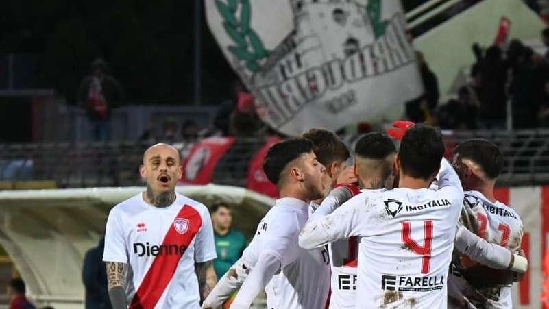 L'Altamura stende 2-1 il Bitonto e si conferma in vetta al girone H